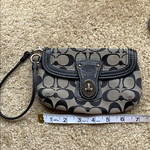 Coach Handbags - Coach wristlet